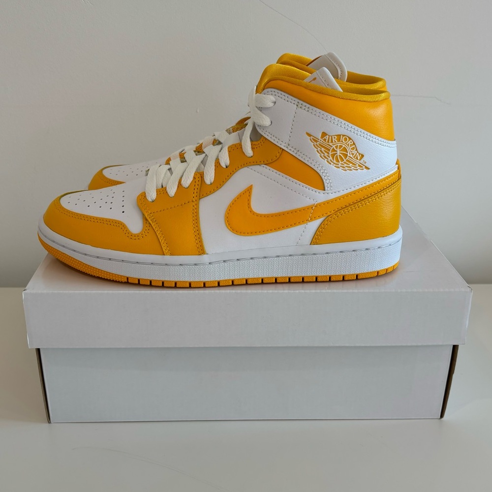 Air Jordan 1 Mid